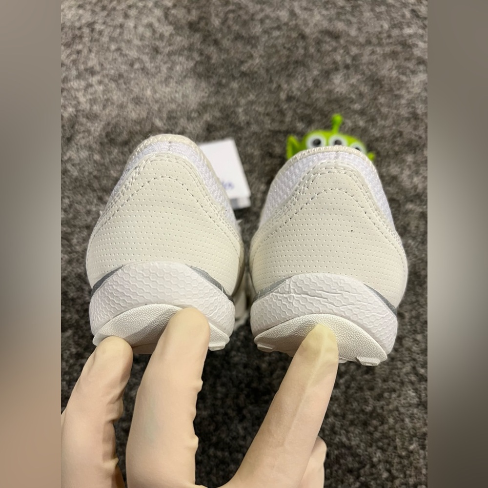 Skechers Slip On - Picture 6 of 9